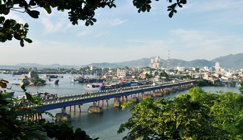 Cầu Xóm Bóng
